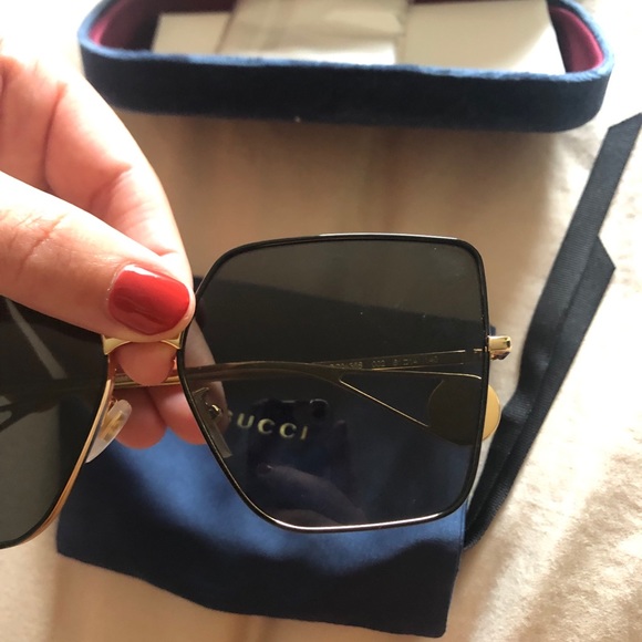 SOLD ✨Gucci Sunglasses - Picture 6 of 6